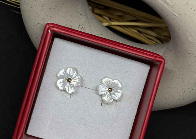 Boucle D’oreille Fleur Blanche