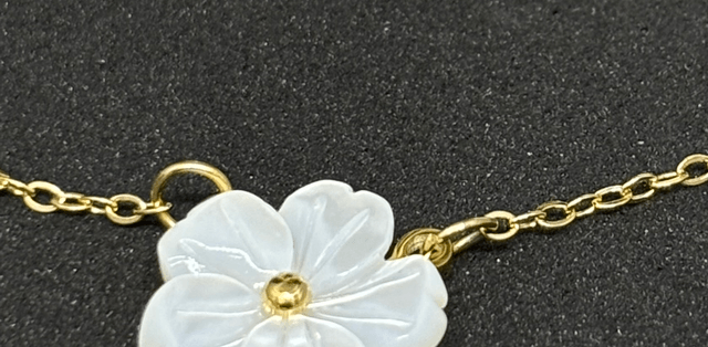 Collier Fleur Blanche 